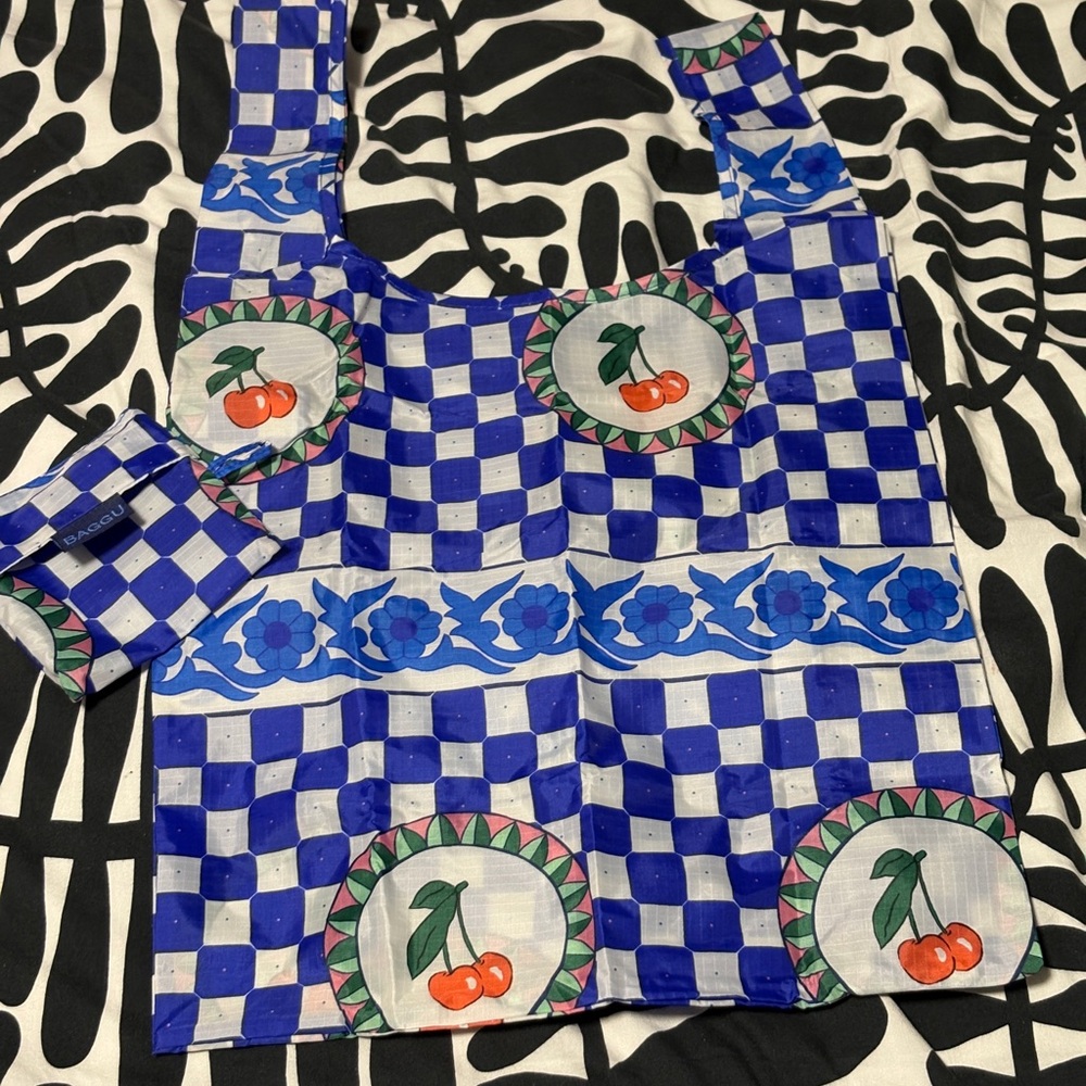 BAGGU Cherry Tile Reusable Bag Used in great condition. Only used a few times.